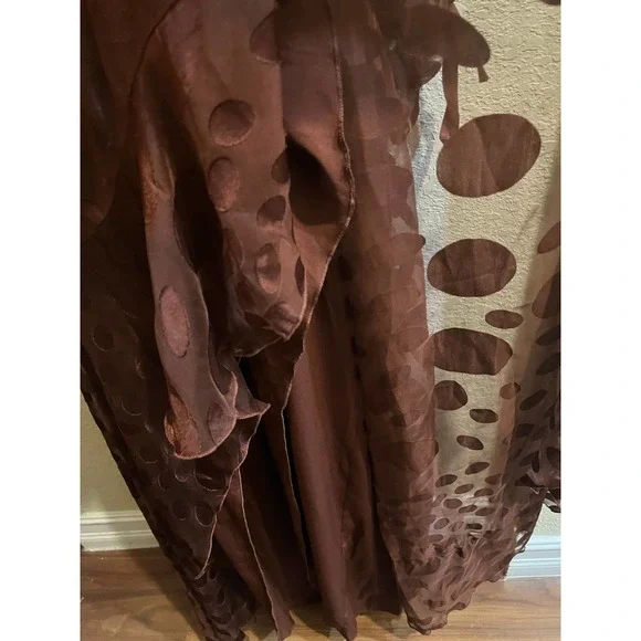 ASOS DESIGN Tall brown satin jacquard warped dot wrap maxi dress with tie waist - Picture 11 of 15